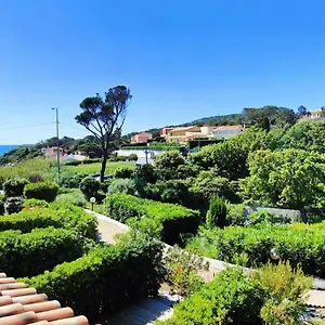 charmant-studio-cabine-50-mtres-de-la-mer.fr-provencehotel.com/